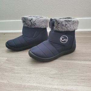 New Without Box Women's Go Blue Boots Size: 8 Hook And Loop Closure